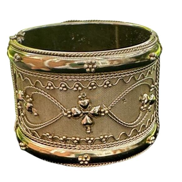 Vintage Hinged Bangle Bracelet - Picture 1 of 3